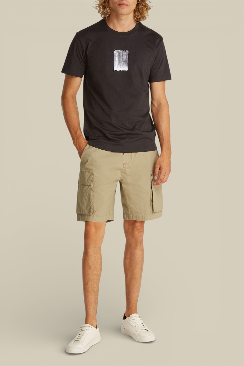 תמונת כל הלוק של טי שירט